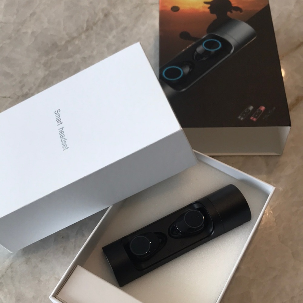 Wireless, rechargeable earbuds